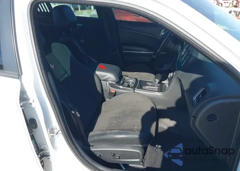 2015 Dodge Charger Road/Track z USA, uszkodzony, nr VIN 2C3CDXCT7FH836414